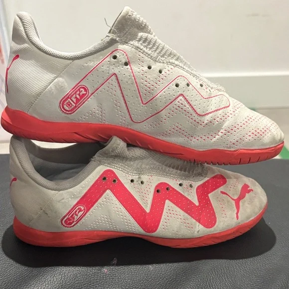 Puma White and Red Indoor Soccer Cleats - Picture 2 of 4